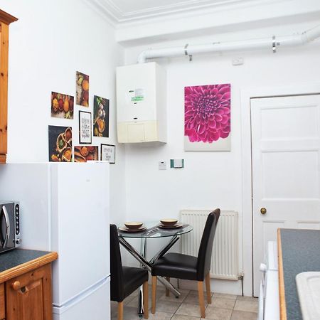 The Summit West End- Elegant Apartment With Free Parking In Prime Location Aberdeen Ngoại thất bức ảnh